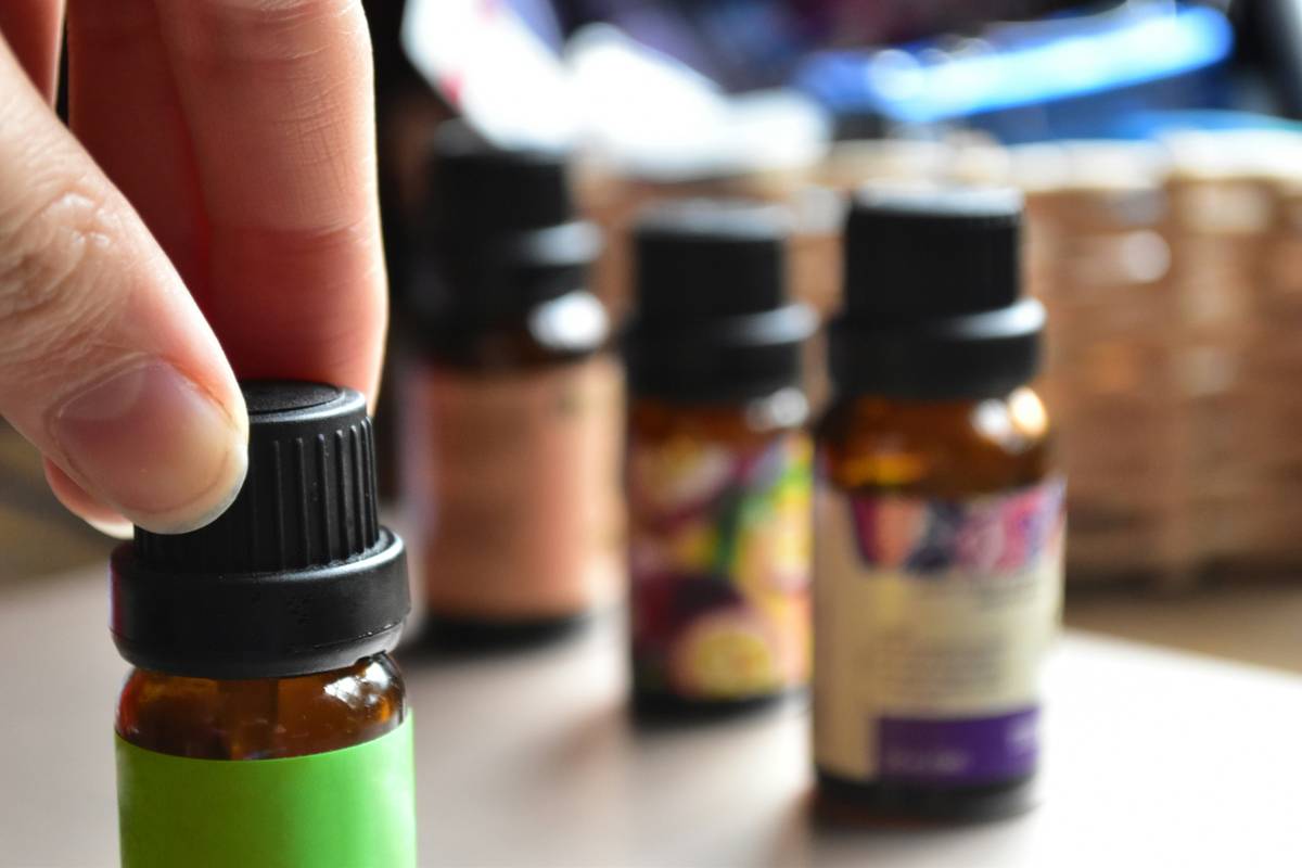 Why Your Skin Craves Natural Scented Body Oils (And How to Choose the Right One Without Wasting $50)